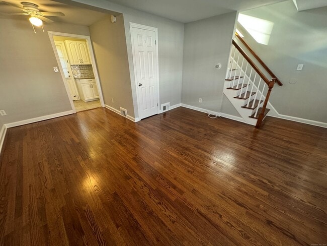 1160 Whitney Ave in Hamden, CT - Building Photo - Building Photo