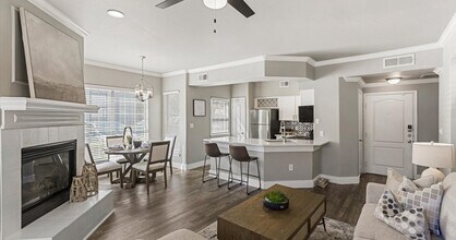 Sorrento in Fort Worth, TX - Foto de edificio - Building Photo