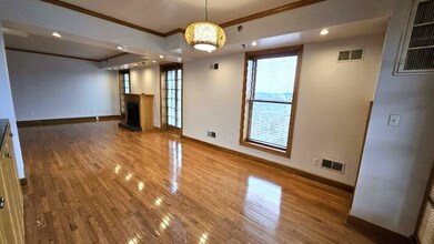 6111 Fifth Ave in Pittsburgh, PA - Foto de edificio - Building Photo