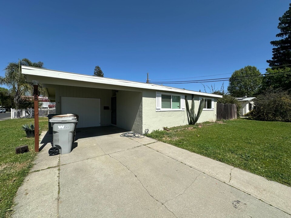 828 Fremont Blvd in West Sacramento, CA - Building Photo