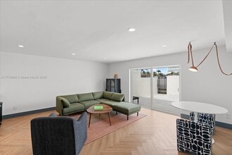1817 NE 121st St in North Miami, FL - Building Photo - Building Photo