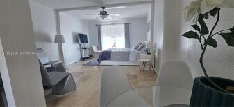 7904 West Dr in North Bay Village, FL - Building Photo