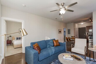 1016 18th Ave S in Nashville, TN - Building Photo - Building Photo