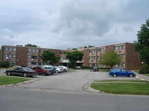 Logan Apartments in Fairfield, IA - Building Photo