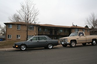 200 Laurel St in Broomfield, CO - Foto de edificio - Building Photo