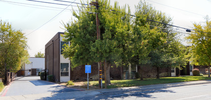 Walnut Avenue Apartments in Carmichael, CA - Building Photo - Building Photo