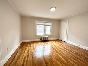 122 Hillside St, Unit 2 in Boston, MA - Building Photo - Building Photo