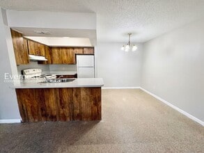 3062 St Paul Dr in Winter Haven, FL - Building Photo - Building Photo