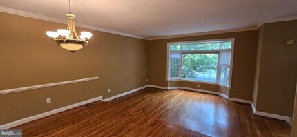 10555 James Wren Way in Fairfax, VA - Foto de edificio - Building Photo