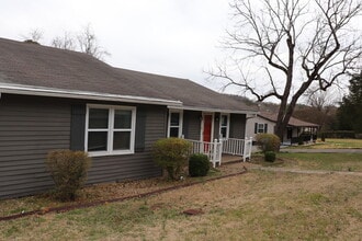 10075 Westland Dr in Knoxville, TN - Building Photo - Building Photo
