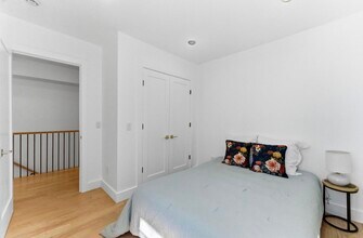 113 Oak St in Jersey City, NJ - Building Photo - Building Photo