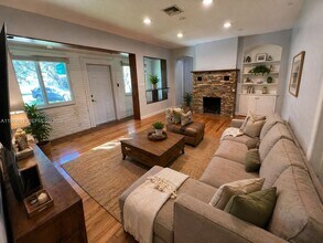 432 Palmetto Dr in Miami Springs, FL - Building Photo - Building Photo