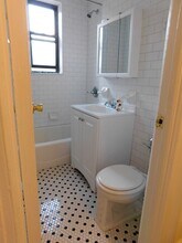 32-15 35th St in Queens, NY - Building Photo - Building Photo