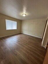 1140 W Vine St in Lebanon, OR - Building Photo - Building Photo