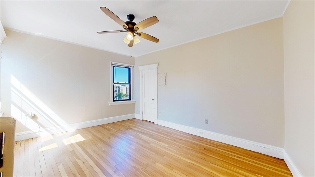 69 Park Dr in Boston, MA - Building Photo