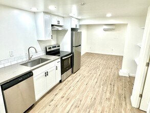 9706 N Oswego Ave in Portland, OR - Building Photo - Building Photo