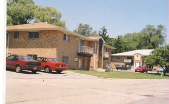 925-927 S Lake St Apartments