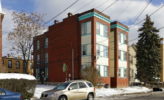 6531 Meadow St in Pittsburgh, PA - Building Photo - Building Photo