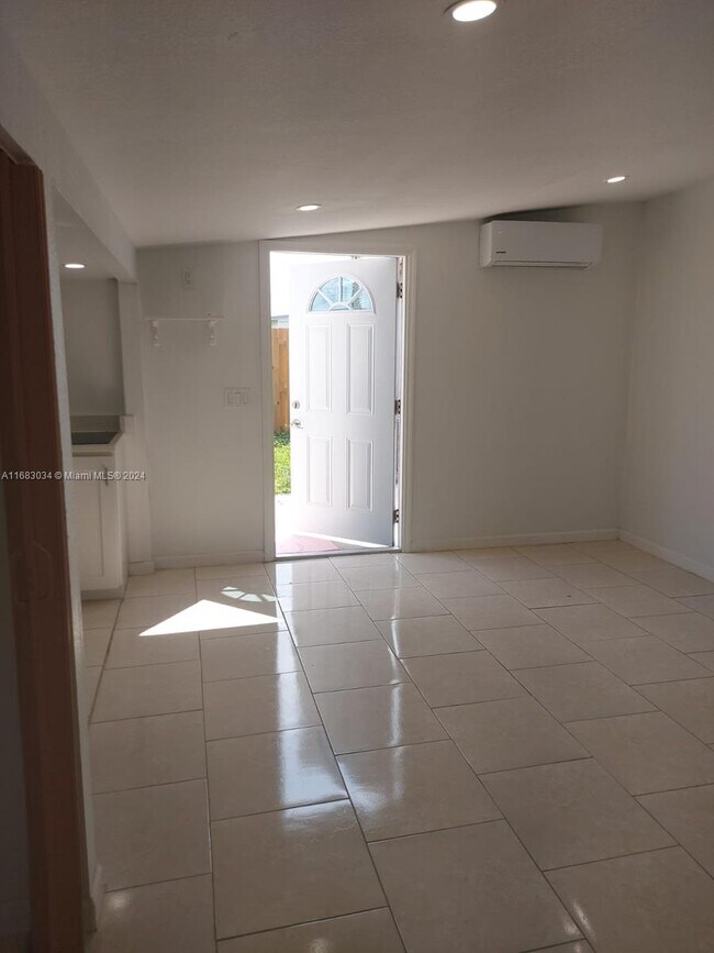 124 Apache-Unit -124 in Lehigh Acres, FL - Building Photo - Building Photo