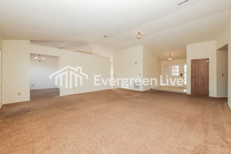 6647 Charlesgate Rd in Huber Heights, OH - Building Photo - Building Photo