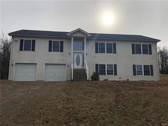 2128 Wild Laurel Dr in Long Pond, PA - Building Photo