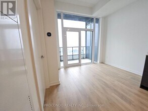 1037 The Queensway in Toronto, ON - Building Photo - Building Photo