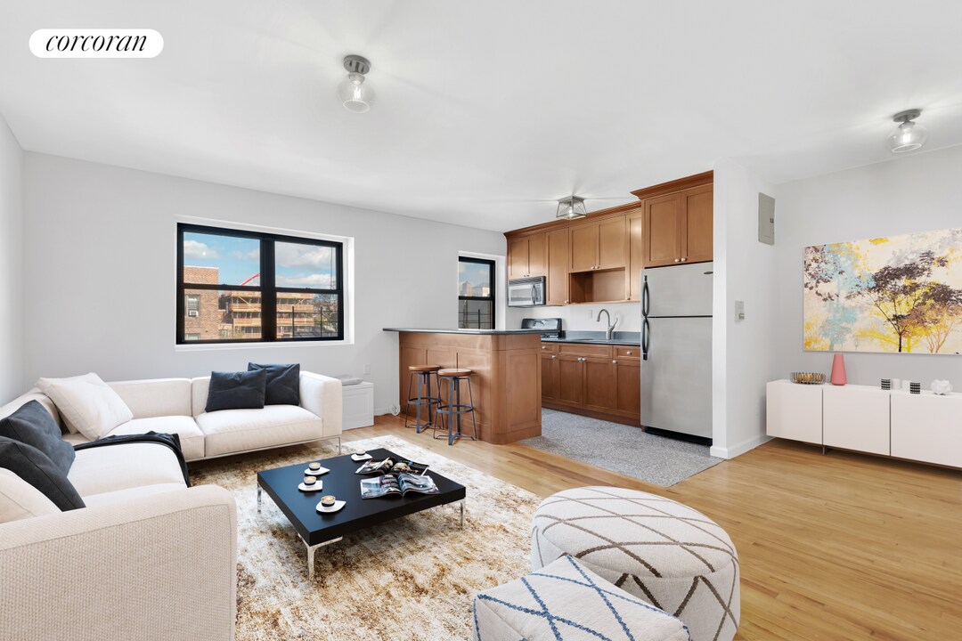 25-10 31st Ave-Unit -6L in Queens, NY - Building Photo