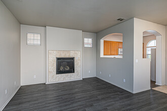 829 Tulip Ln in Santa Maria, CA - Building Photo - Building Photo