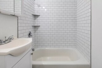 425 W Baker Ave, Unit 3 in Wildwood, NJ - Building Photo - Building Photo