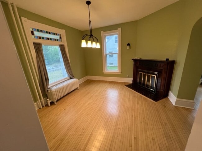 5131 London Rd in Duluth, MN - Building Photo - Building Photo