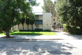 406 Oak St in Glendale, CA - Foto de edificio - Building Photo