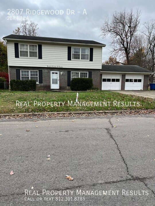 2807 Ridgewood Dr-Unit -A in Evansville, IN - Foto de edificio