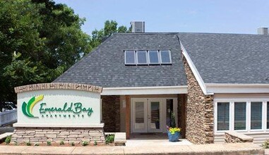 Emerald Bay in Charlotte, NC - Foto de edificio - Building Photo