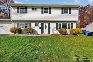 68 Lyman Rd in West Hartford, CT - Building Photo