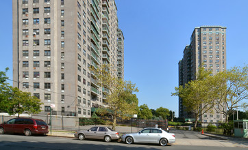 920 Thieriot Ave in Bronx, NY - Foto de edificio - Building Photo