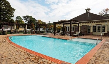 Briton Trace Apartments in Hampton, VA - Building Photo - Building Photo