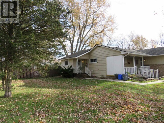 564 Lakeview Rd in Fort Erie, ON - Building Photo - Building Photo