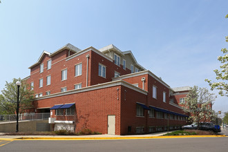 Terraces at Deerfield in Deerfield, IL - Foto de edificio - Building Photo