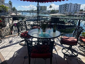 8200 Byron Ave in Miami Beach, FL - Foto de edificio - Building Photo