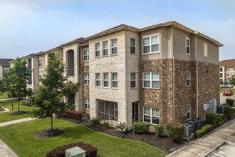 Trails at Lake Houston in Houston, TX - Foto de edificio - Building Photo