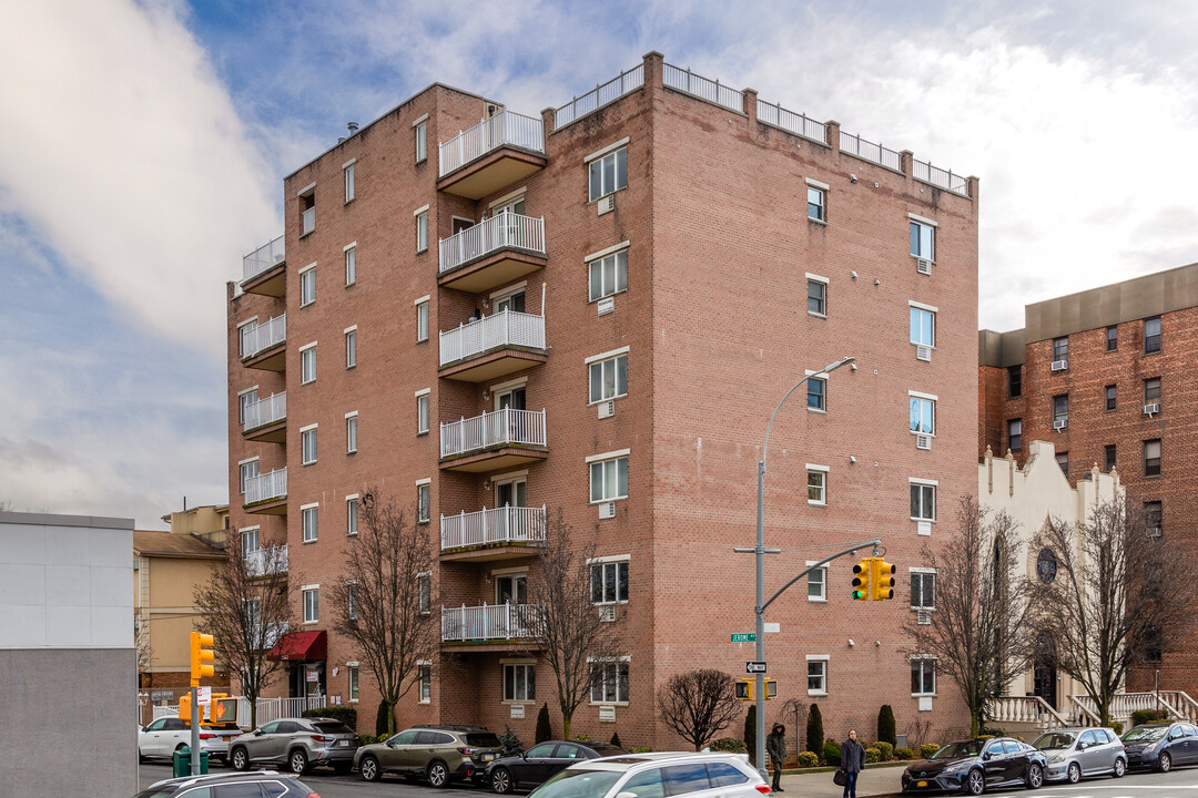 2012 Jerome Ave in Brooklyn, NY - Foto de edificio