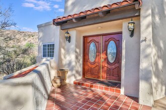 72 Hackamore Ln in Bell Canyon, CA - Building Photo - Building Photo