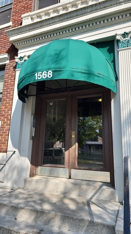 1568 Commonwealth Ave in Boston, MA - Building Photo - Building Photo