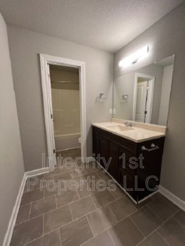 6294 NE 44th St in Kansas City, MO - Building Photo - Building Photo