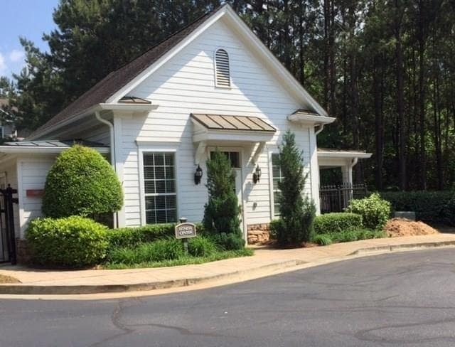 property at 2400 Cumberland Pkwy SE