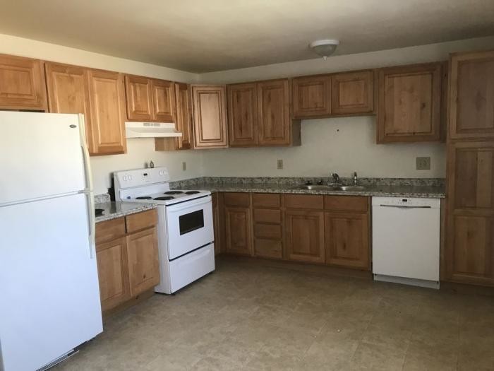589 N 880 E St-Unit -4 in Spanish Fork, UT - Foto de edificio