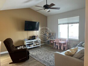 375 Slate Drive in Tooele, UT - Building Photo - Building Photo