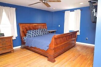 25 Glenview Dr in West Orange, NJ - Building Photo - Building Photo
