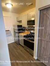 5614 Meadow Ln in Ogden, UT - Building Photo - Building Photo