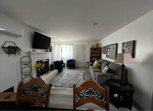 3127 W Tulare Ave in Visalia, CA - Building Photo - Building Photo